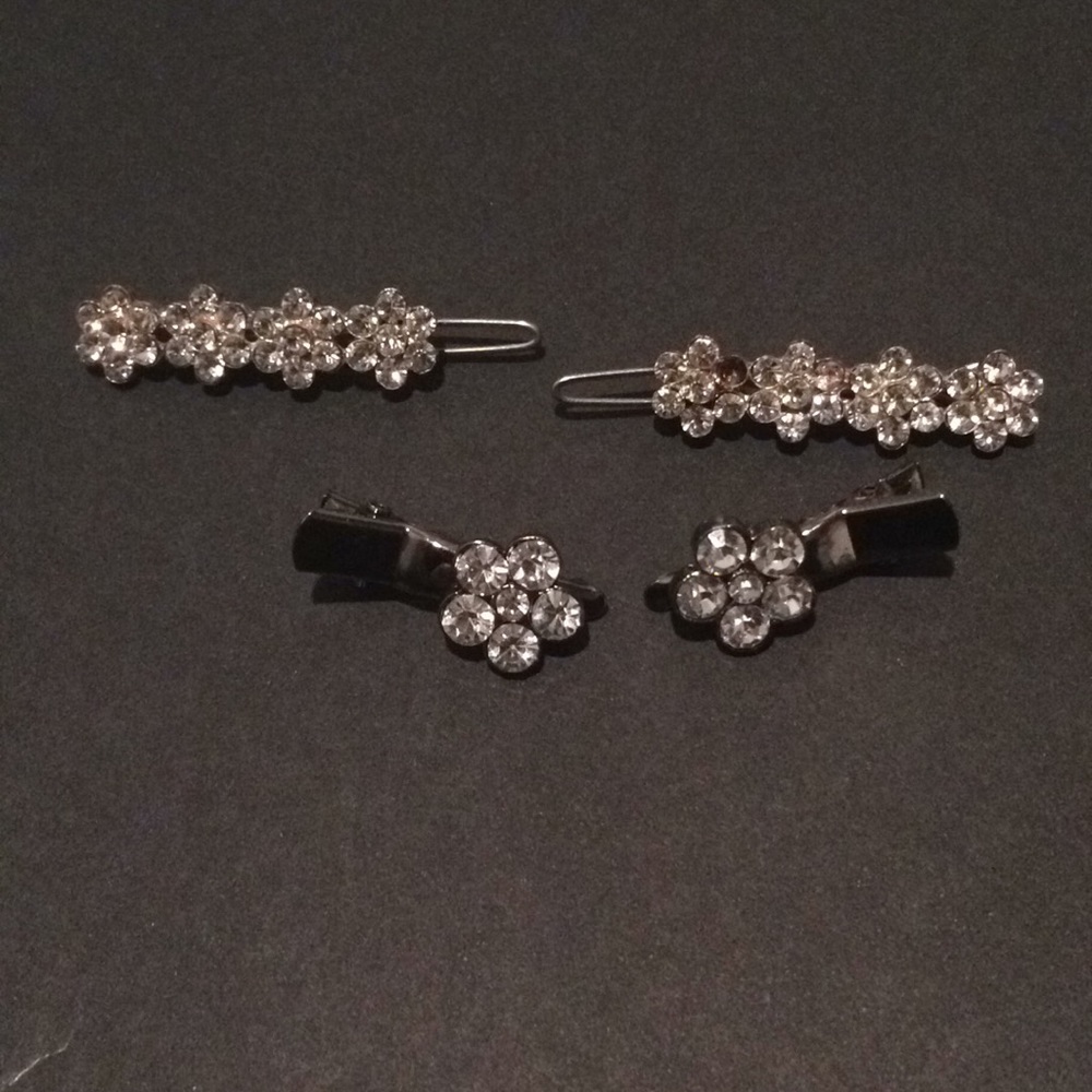 HAIR CLIPS